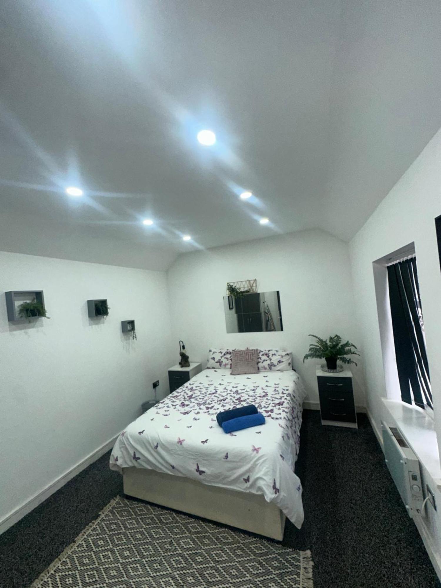 2 Bedroom Flat In Wales * Cardiff