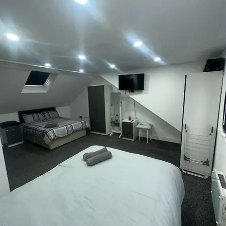 2 Bedroom Flat In Cardiff Wales Extérieur photo
