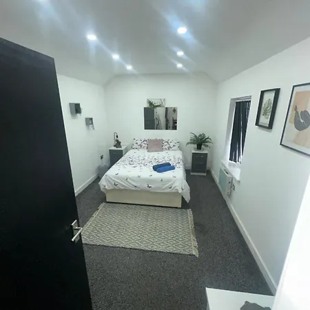 2 Bedroom Flat In Cardiff Wales Extérieur photo