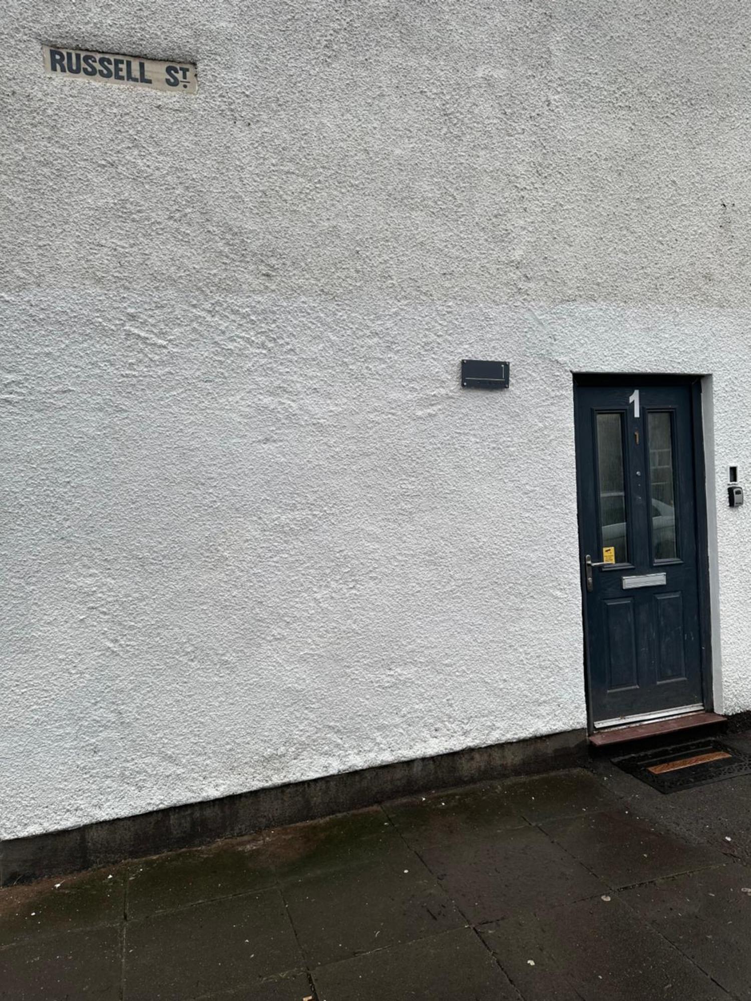 2 Bedroom Flat In Wales Apartment *